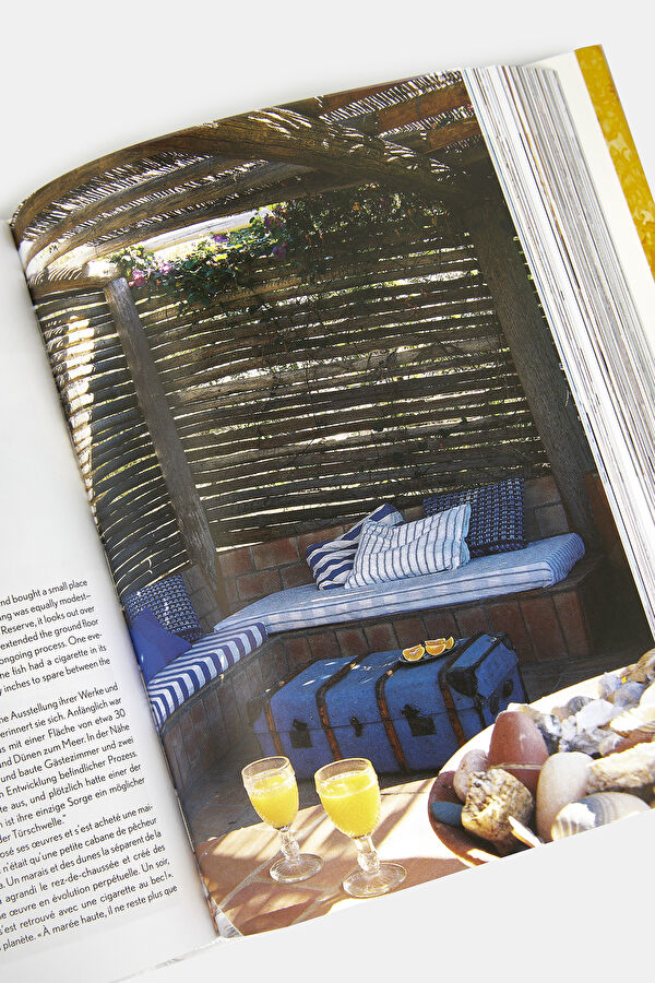 100 Interiors Around the World 15