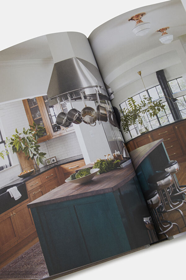Down to Earth: Laid-Back Interiors for Modern Living 14