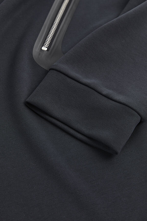 Black Crew Neck Men's Sweatshirt 7