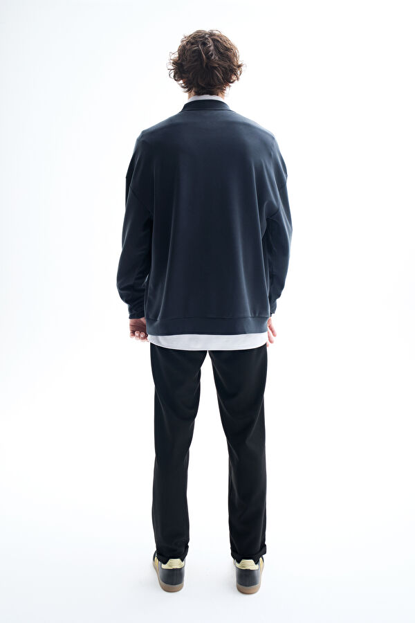 Black Crew Neck Men's Sweatshirt 2