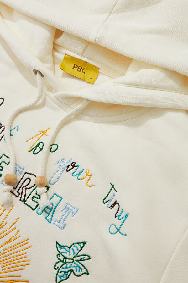 Beyaz Kapuşonlu Kadın Sweatshirt 3