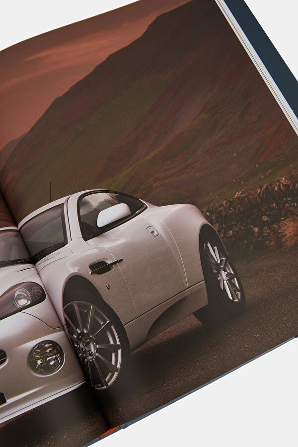 Aston Martin 7