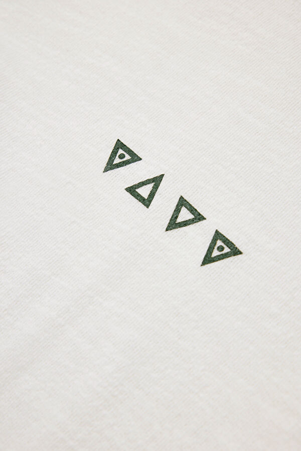 Relax Mold White Crew Neck Printed T-Shirt 4