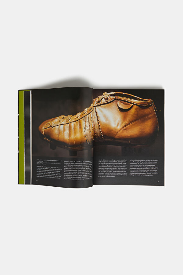 Football The Ultimate Book 5