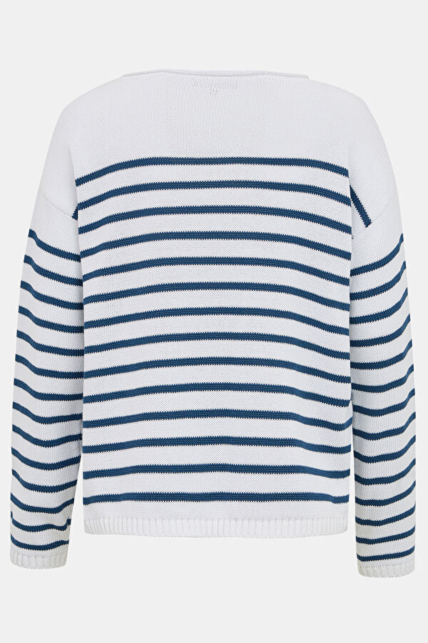 White Striped Patterned Sweater 2