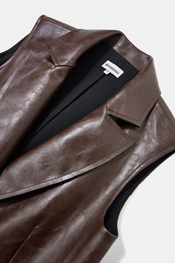 Burgundy Buttoned Women's Jacket 3