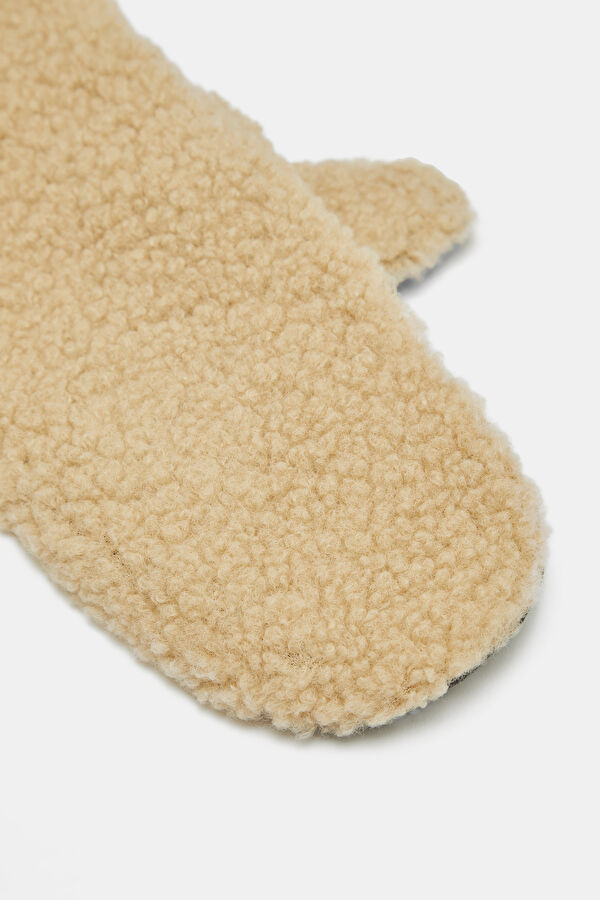 Cream Gloves 2