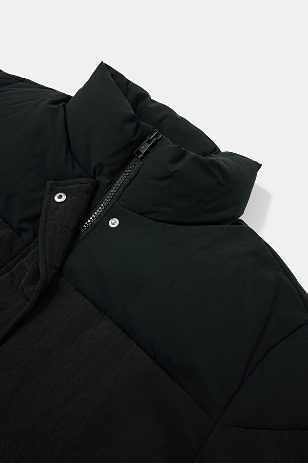 Black Coat 3