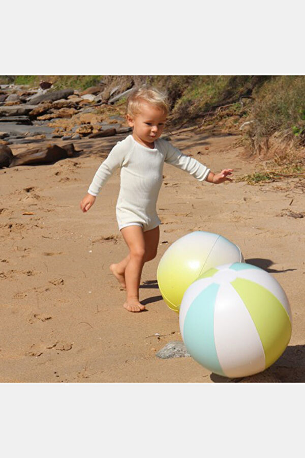 Set of 2 Inflatable Beach Balls 3