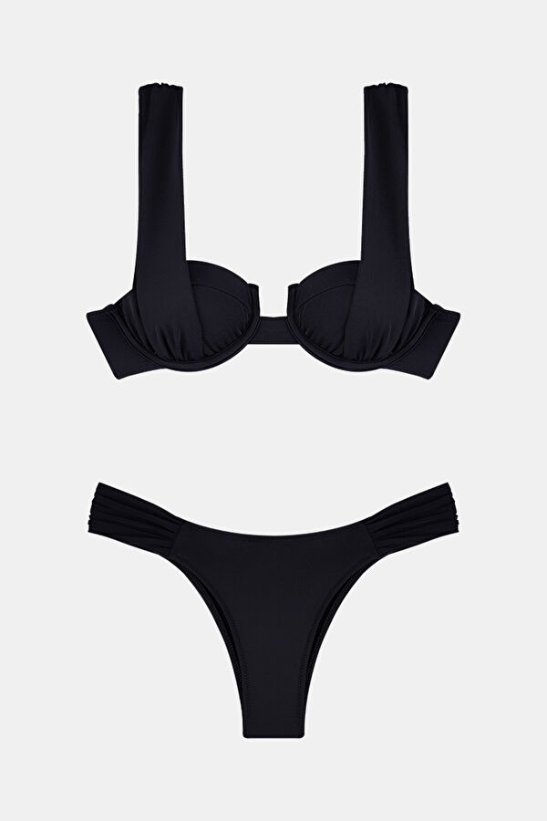 Rebecca Siyah Bikini