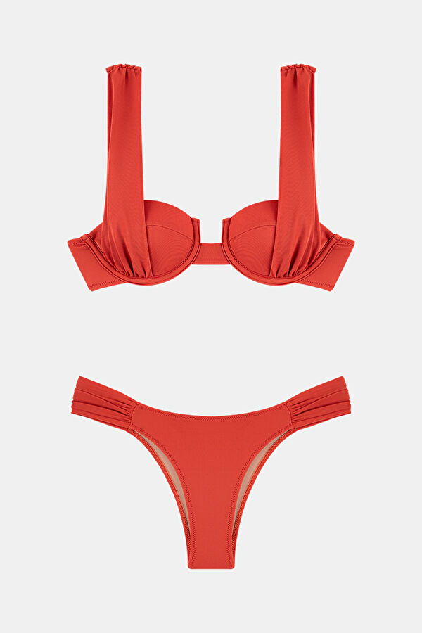 Rebecca Kiremit Bikini
