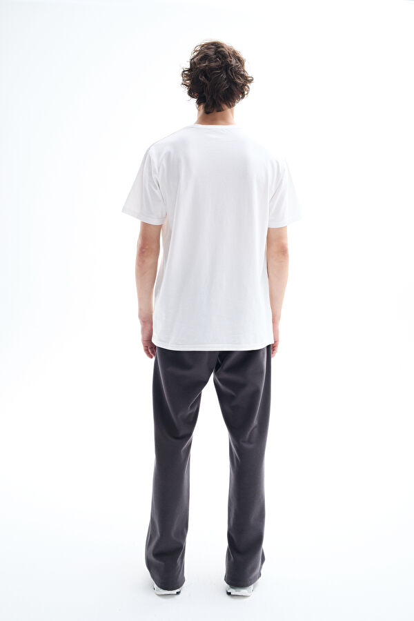 Relax Kalıp Beyaz Bisiklet Yaka Baskılı T-Shirt 2