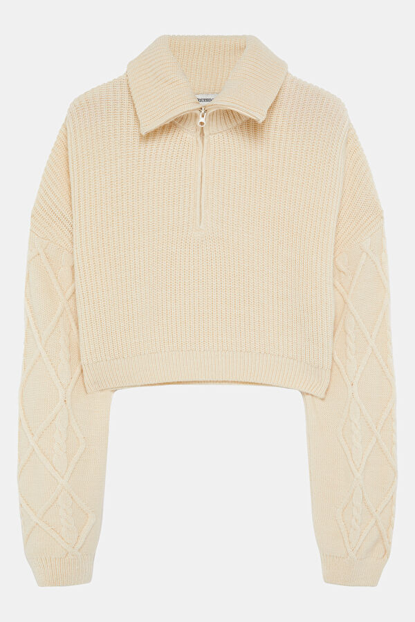 Off-white knitted women's sweater