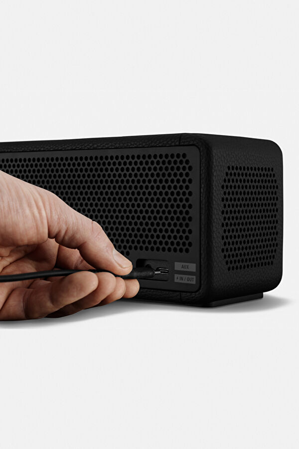 Middleton Black and Brass Bluetooth Speaker 10