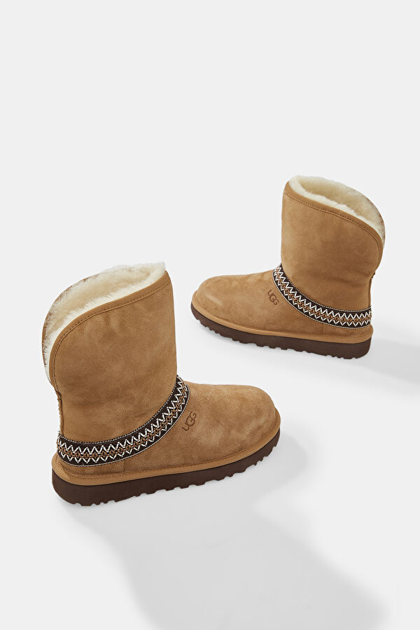 W Classic Short Crescent Tan Boots 4