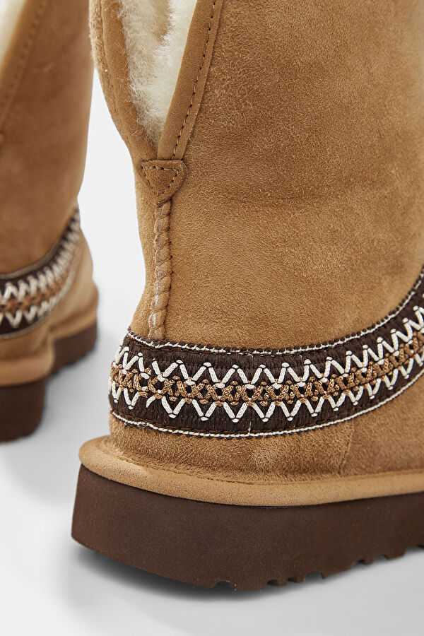 W Classic Short Crescent Tan Boots 5