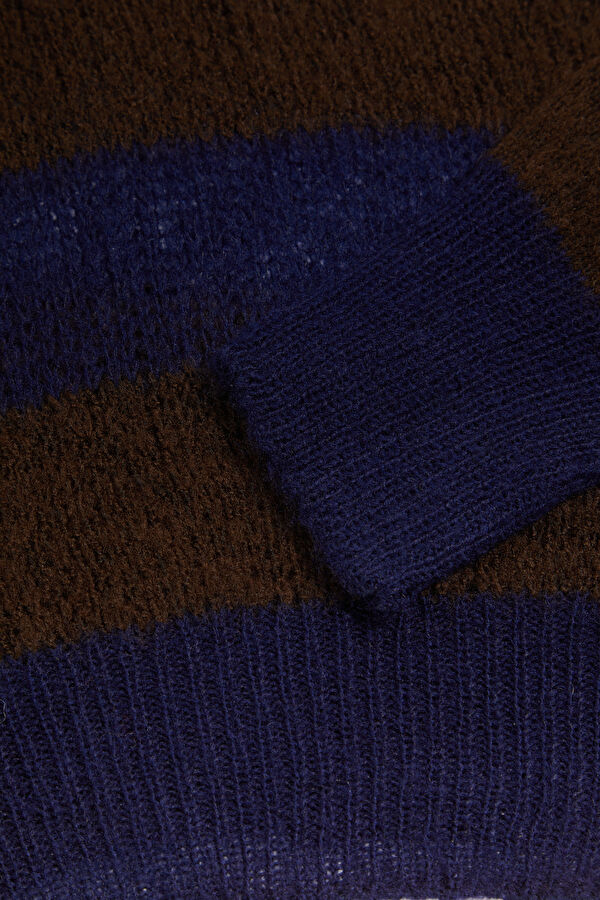 Colorful Striped Pattern Knitted Women's Sweater 4