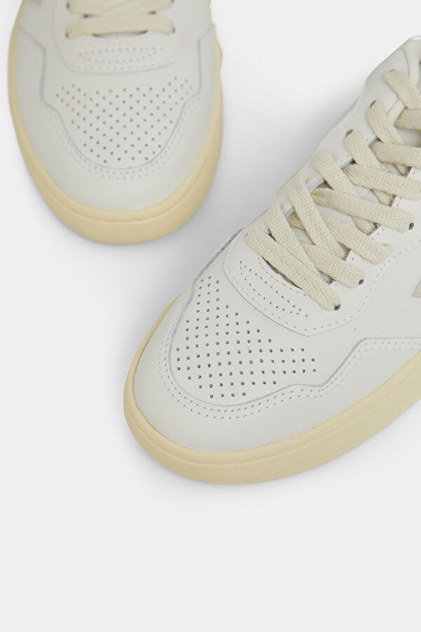 V-90 O.T. White Women's Sports Shoes 4