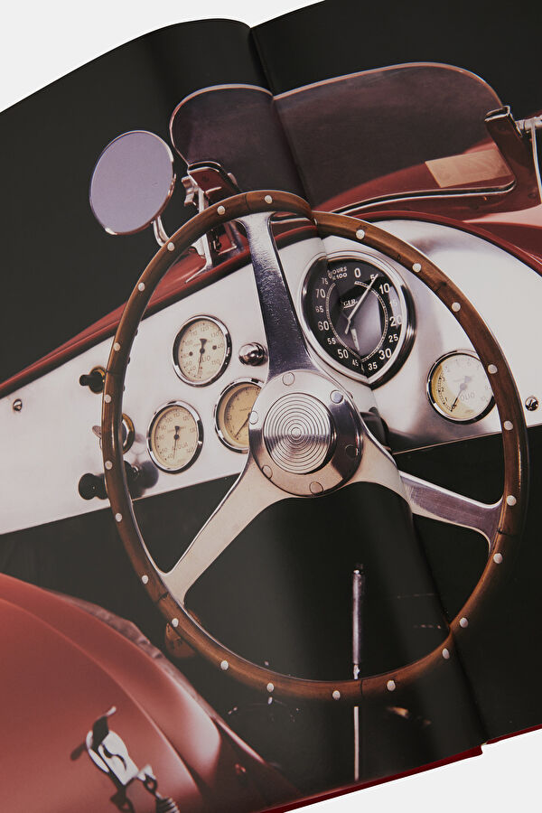 The Ferrari Book 5