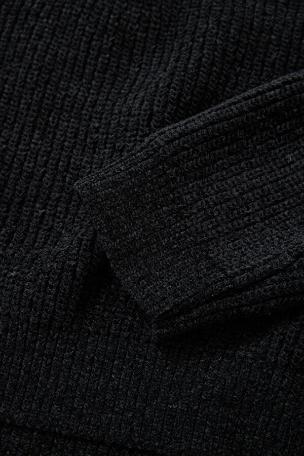 Black Women's Sweater 4