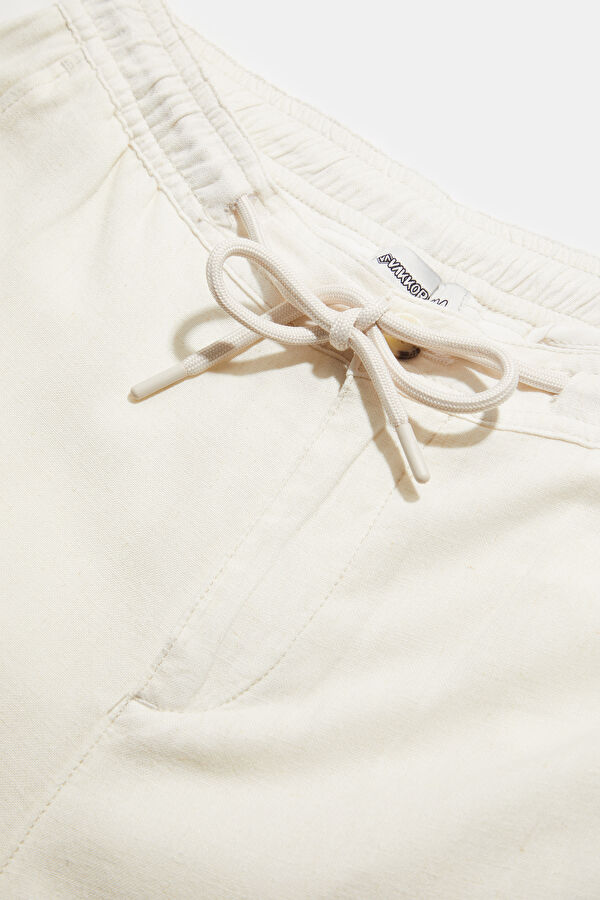 Off-white, straight-leg linen/viscose men's trousers. 3