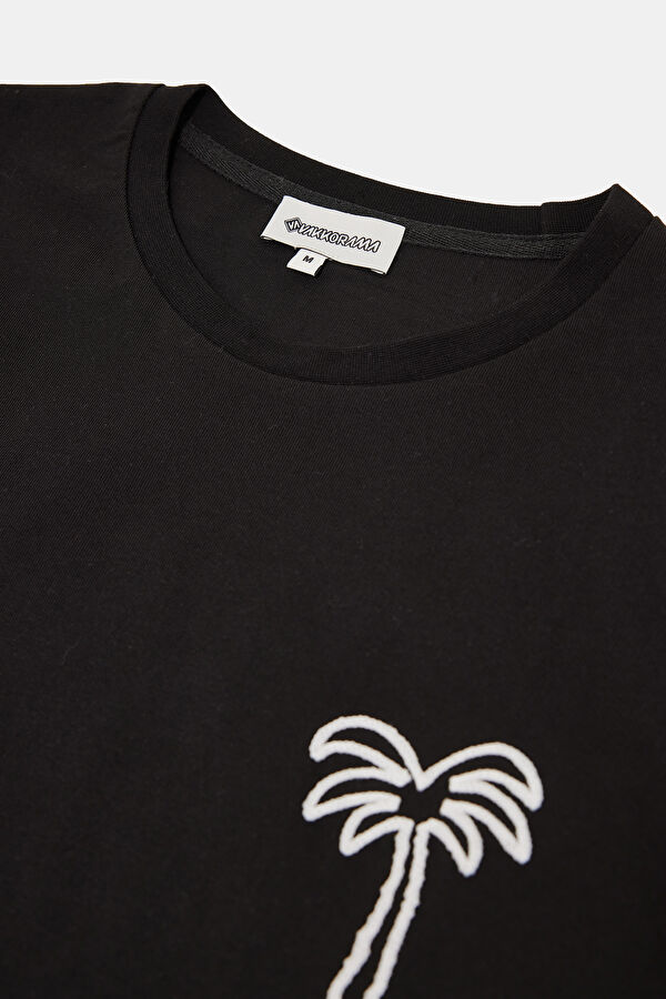Siyah Bisiklet Yaka Nakışlı T-Shirt 3