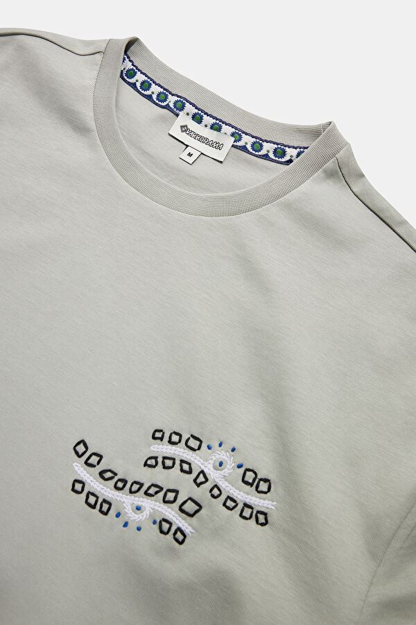 Light Grey Crew Neck Embroidered Men's T-Shirt 3