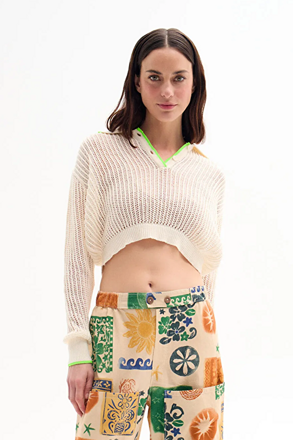 Off-white knitted women's sweater