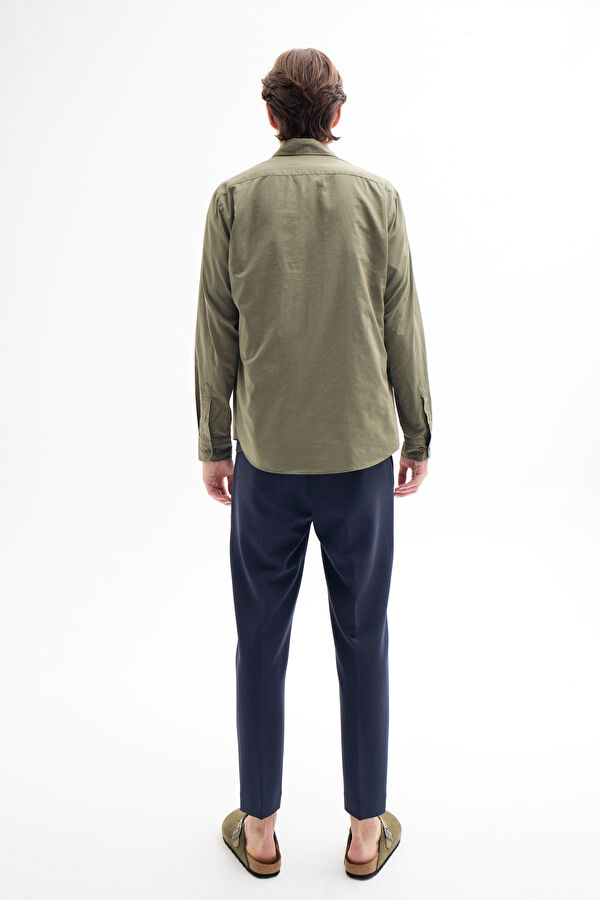 Relax Pattern Khaki Button-down Collar Shirt 2