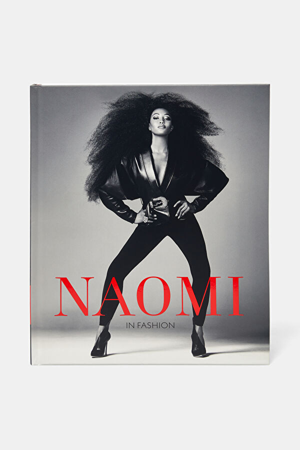 Naomi: In Fashion