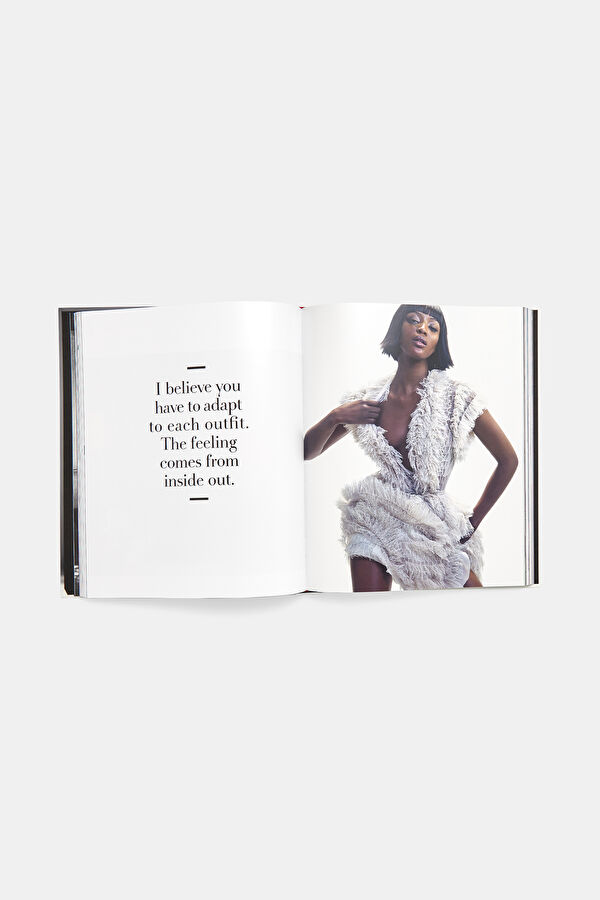 Naomi: In Fashion 5