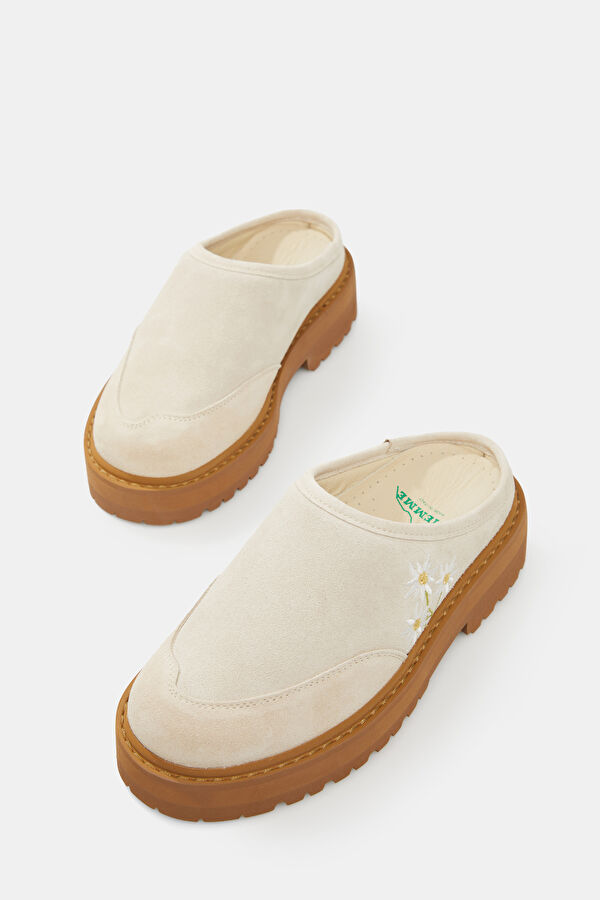 Cream Slipper 5