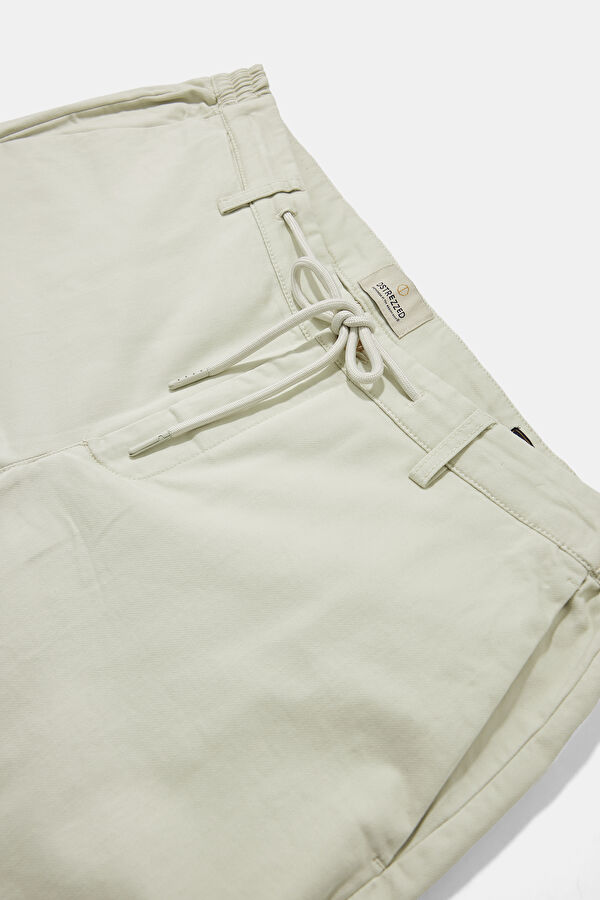 White Slim-Fit Men's Trousers 3