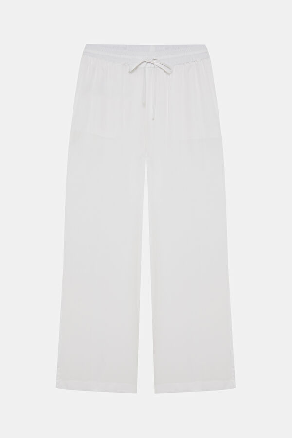 White Women's Trousers 3
