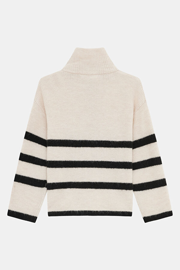 Cream Wool Women's Sweater 2