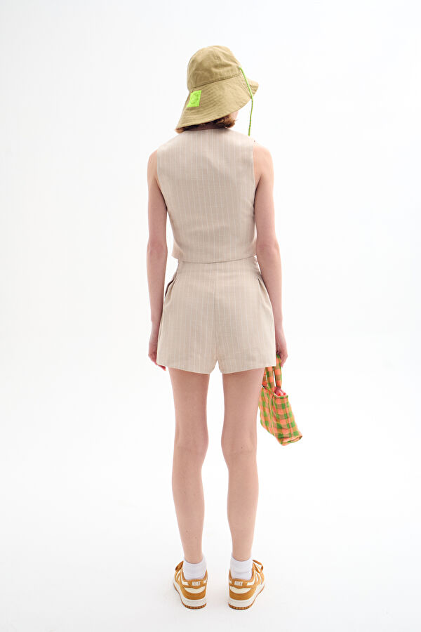 Women's Shorts with Beige Stripe Pattern 2