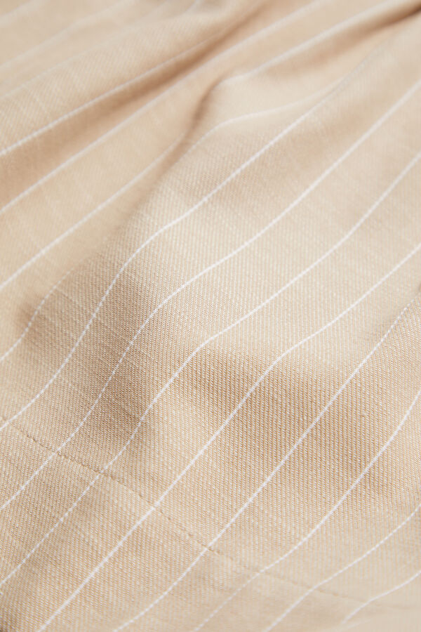 Women's Shorts with Beige Stripe Pattern 6