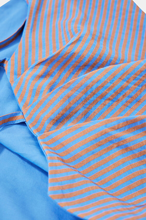 Blue Striped Patterned Sleeveless Blouse 4