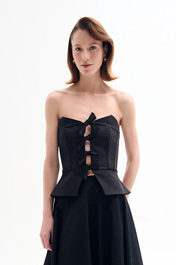 Black Sleeveless Women's Blouse