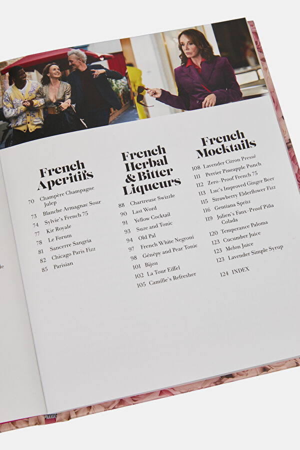 Emily in Paris: The Official Coctail Book 5