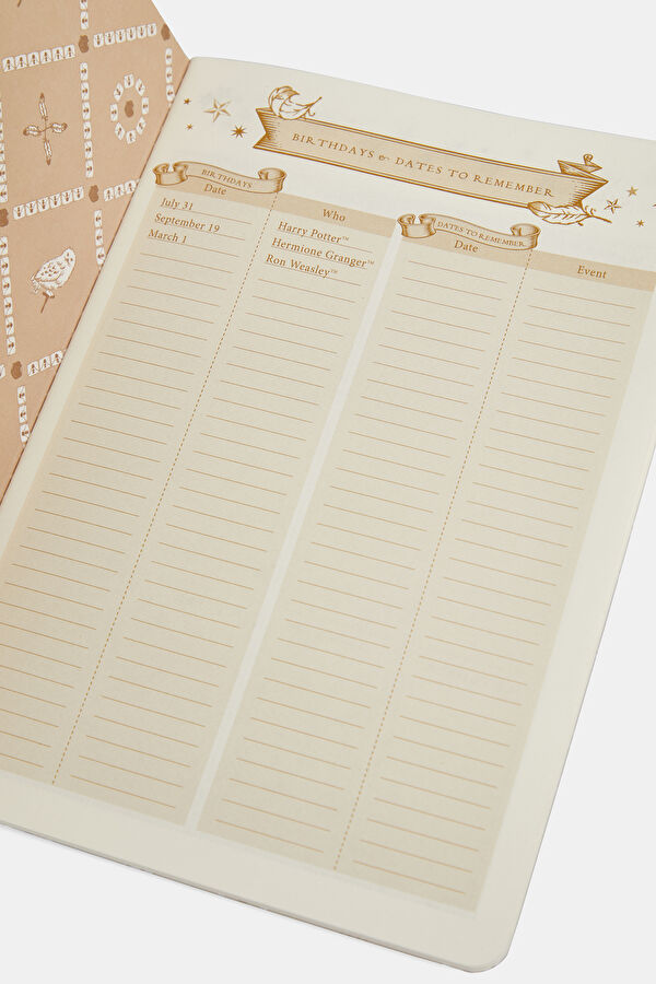 Harry Potter: Welcome to Hogwarts Planner Notebook Collection 7