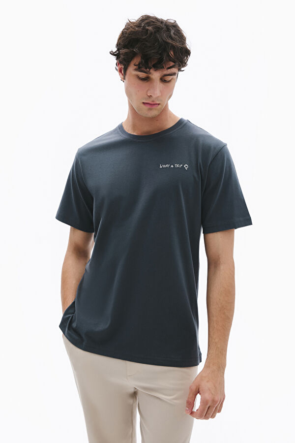 Gri Nakışlı Erkek T-Shirt