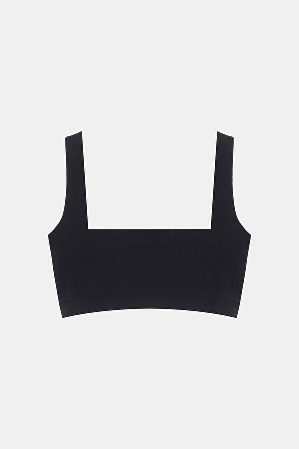 Siyah Kadın Bralet