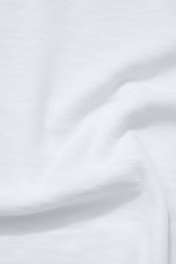 Relax Kalıp Beyaz V Yaka Kadın T-Shirt 4