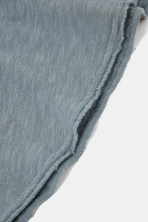 Relaxed Fit Grey V-Neck Women's T-Shirt 4