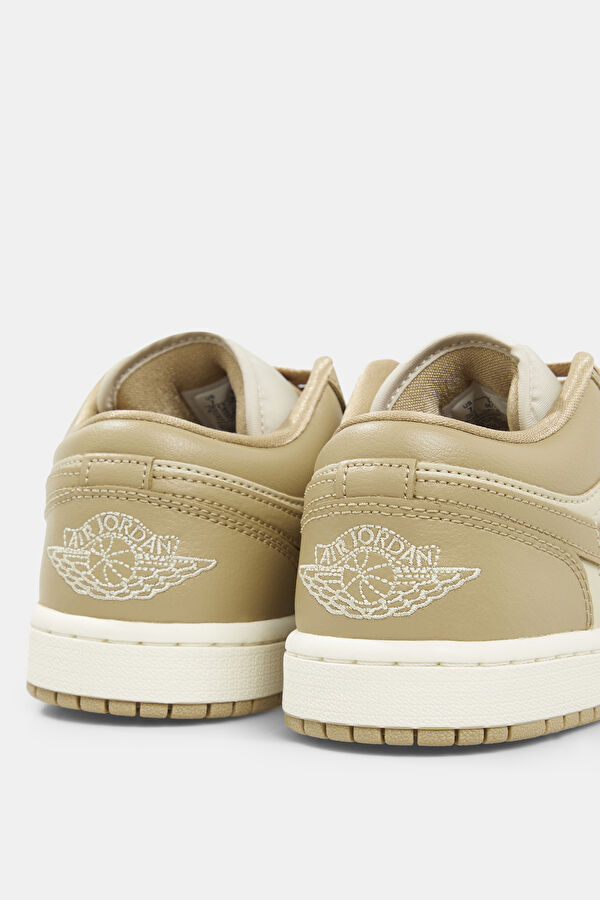 1 Low Light Brown Women's Sports Shoes 4