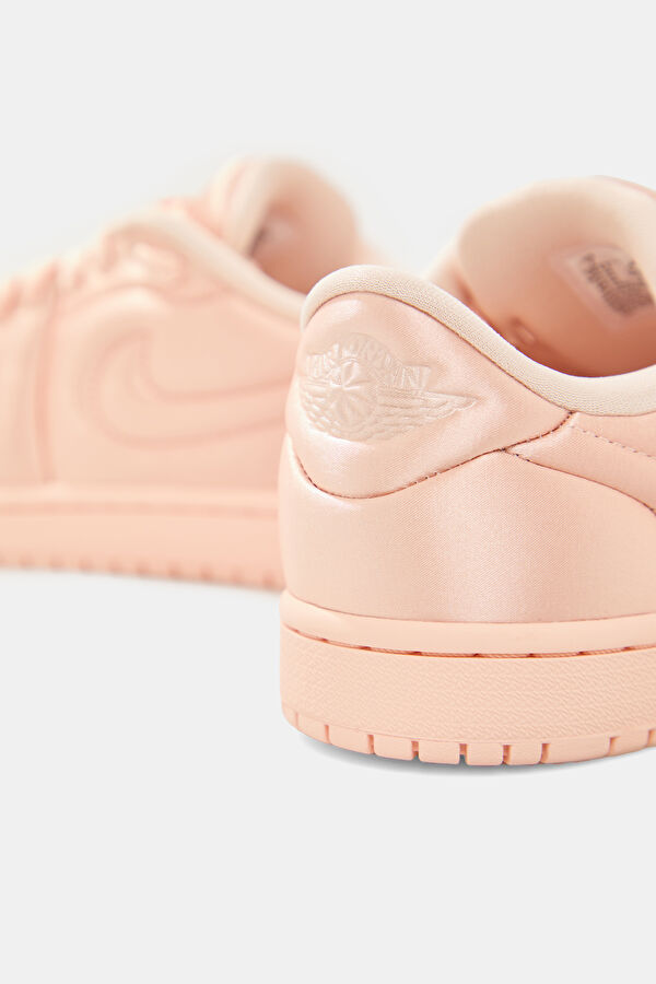 1 Low Method of Make Pink Women's Sneakers 5
