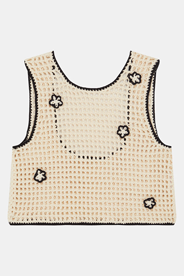 Off-white sleeveless women's blouse