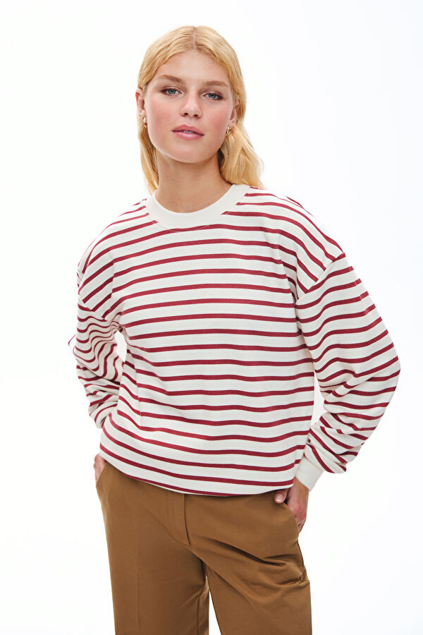Red Crew Neck Women's Sweatshirt Sweatshirt
