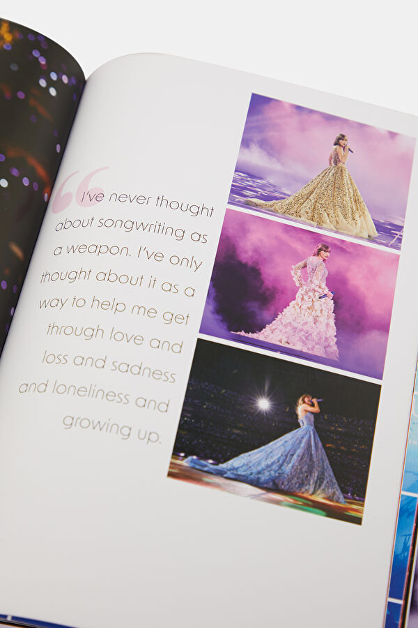 Taylor Swift: A Book for Swifties 7
